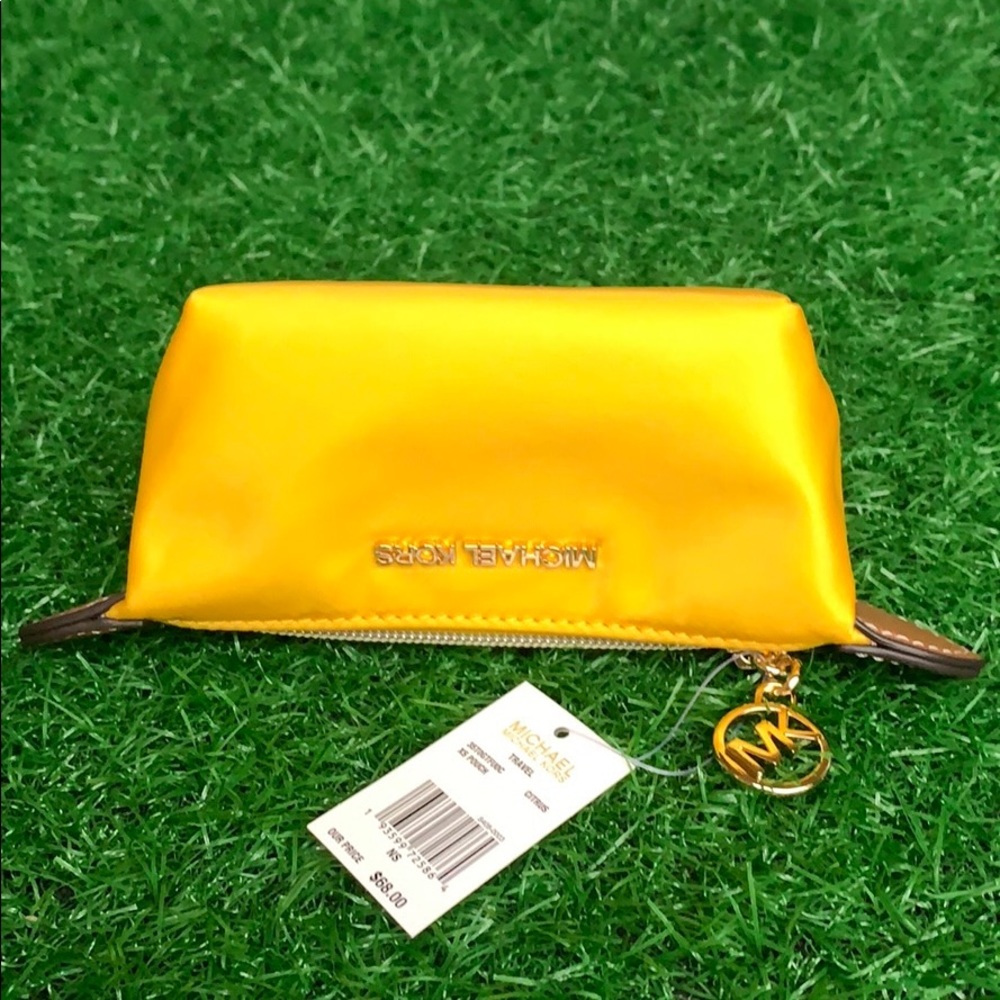 MICHAEL KORS TRAVEL XS POUCH CITRUS - Picture 8 of 16